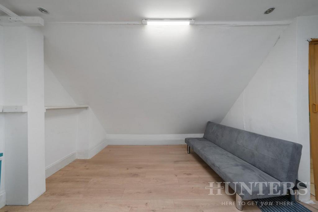 Studio 7, 104 Uxbridge Road W12 8 LR-3.jpg