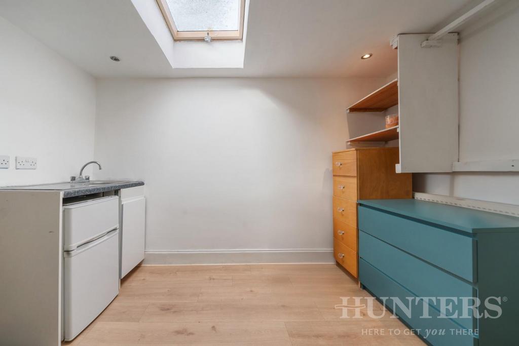 Studio 7, 104 Uxbridge Road W12 8 LR-6.jpg