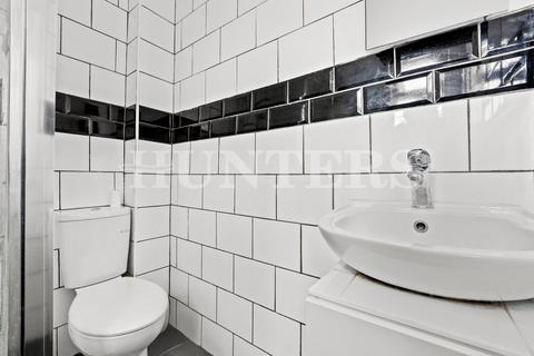 undefined, Uxbridge Road, London, W12