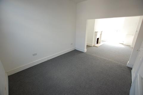 3 bedroom terraced house to rent, Beech Grove, Greater Manchester OL7