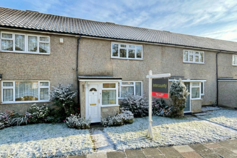 3 bedroom terraced house to rent, Joyners Field, Essex CM18
