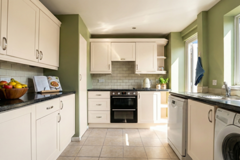 3 bedroom terraced house to rent, Joyners Field, Essex CM18