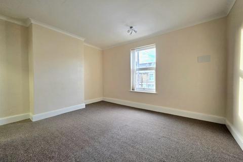 3 bedroom end of terrace house to rent, Furlong Road, Bolton-Upon-Dearne, Rotherham