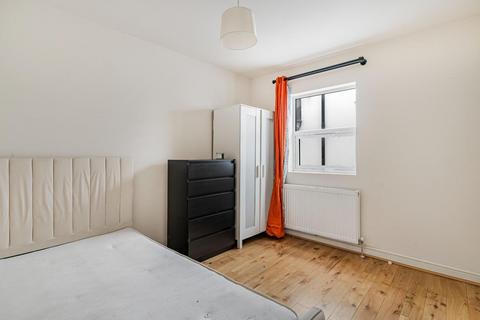 2 bedroom flat for sale, Westow Hill, London