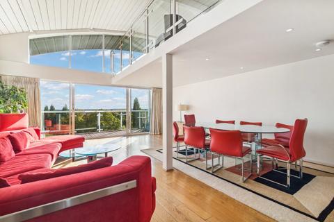 3 bedroom house for sale, Regatta Point, 38 Kew Bridge Road, Brentford, Middlesex