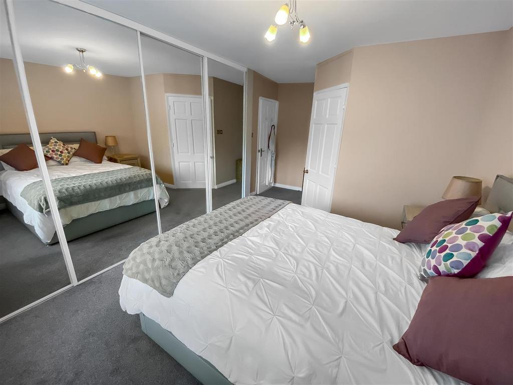 Bedroom One (2).jpg