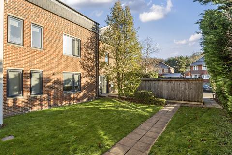 18 bedroom block of apartments for sale, Mousehole Lane, Southampton, SO18