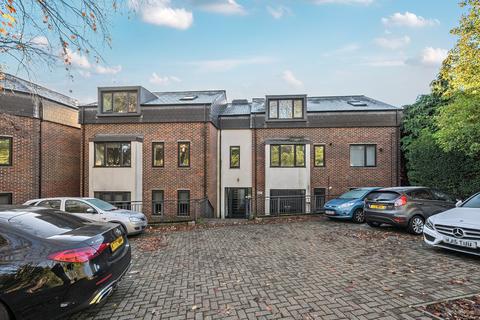 18 bedroom block of apartments for sale, Mousehole Lane, Southampton, SO18