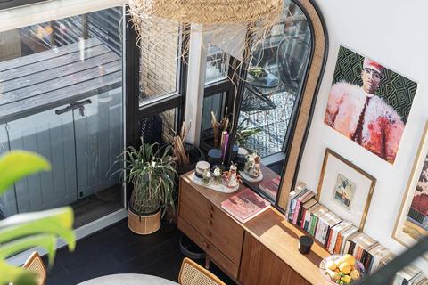 undefined, Kingsland Road, Haggerston, London, E8