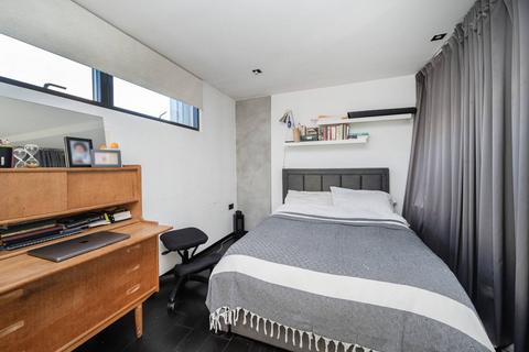 undefined, Kingsland Road, Haggerston, London, E8
