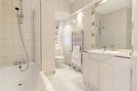Studio to rent, Hill Street, Mayfair, London, W1J