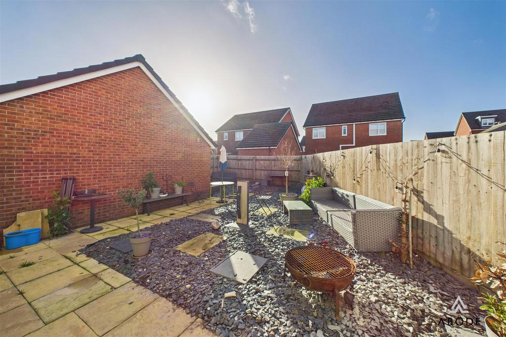 CAM01882 G0-PR0230-STILL022.jpg