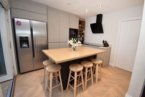 5 bedroom semi-detached house for sale, Woodland Avenue, Dudley DY1