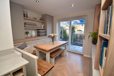 5 bedroom semi-detached house for sale, Woodland Avenue, Dudley DY1
