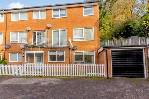 undefined, Ridge Court, Warlingham