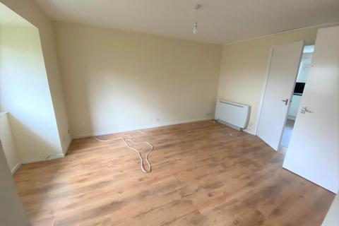 2 bedroom flat to rent, 32 Swallowtail Court, ,