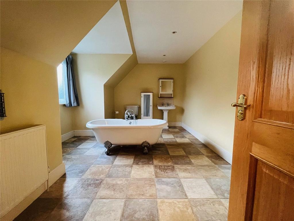 En-Suite Bathroom