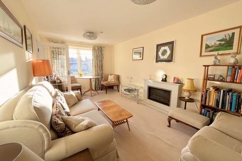 2 bedroom apartment for sale, 14 De Clare Lodge, Westgate, Cowbridge, The Vale of Glamorgan CF71 7FR