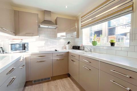 2 bedroom apartment for sale, 14 De Clare Lodge, Westgate, Cowbridge, The Vale of Glamorgan CF71 7FR