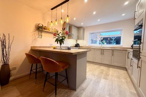undefined, Summers Road, Vauxhall Park, Luton, Bedfordshire, LU2 9HS