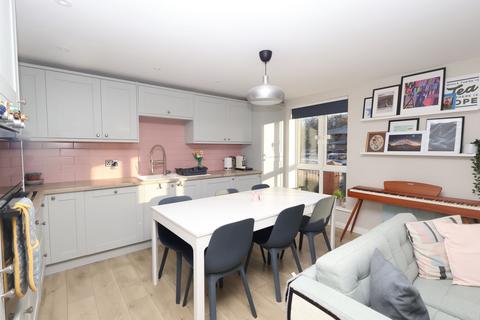 2 bedroom flat for sale, Clayburn Street, Manchester, M15