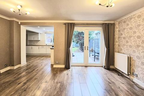 3 bedroom detached house to rent, Peach Road, Willenhall