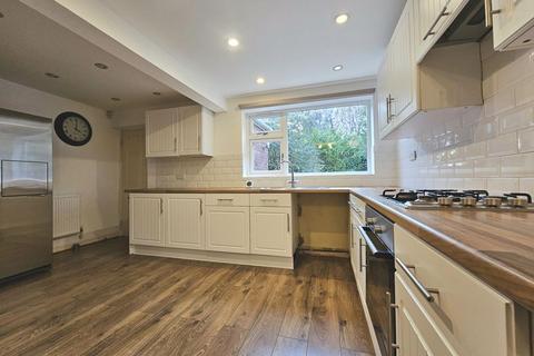 3 bedroom detached house to rent, Peach Road, Willenhall