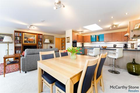 2 bedroom penthouse for sale, Lyle Court, 25 Barnton Grove, Edinburgh, EH4 6EZ