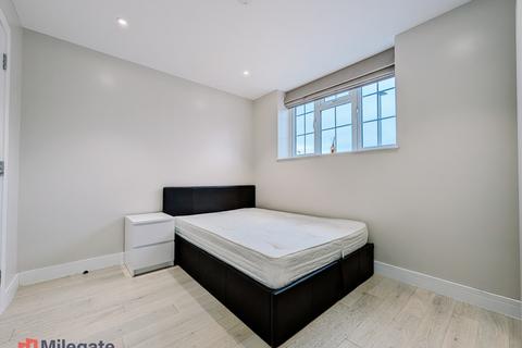 undefined, Gunnersbury Avenue, London W5