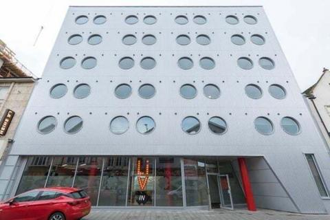 Studio to rent, City Road