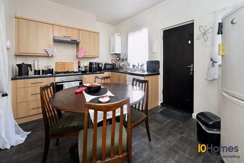 2 bedroom terraced house to rent, Easington Street, Peterlee