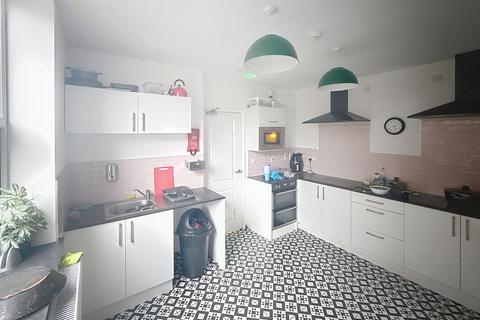 7 bedroom house share to rent, Birch Terrace, Stoke-on-Trent, Stoke On Trent, ST1 3JN
