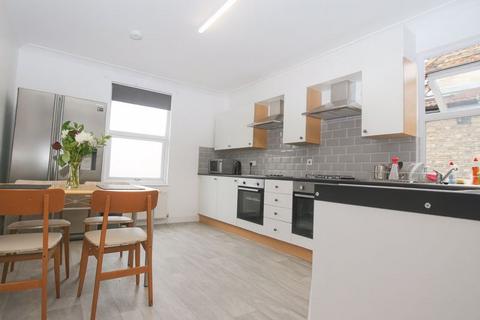 House share to rent, Double Room in Wood Green N22
