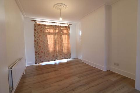 4 bedroom semi-detached house to rent, Four Bedroom House to Rent