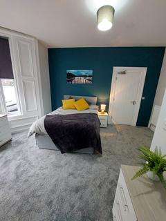 1 bedroom in a house share to rent, Room 1
