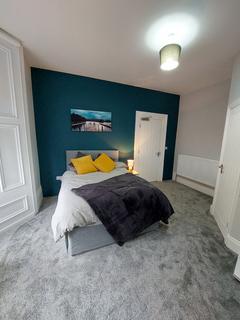 1 bedroom in a house share to rent, Room 1