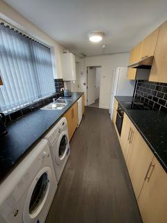 1 bedroom in a house share to rent, Room 1