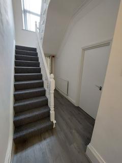 1 bedroom in a house share to rent, Room 1
