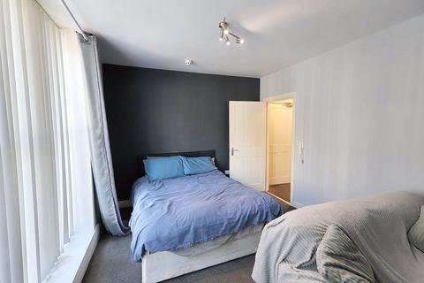 1 bedroom in a house share to rent, Room 5