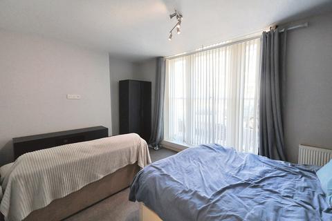 1 bedroom in a house share to rent, Room 5