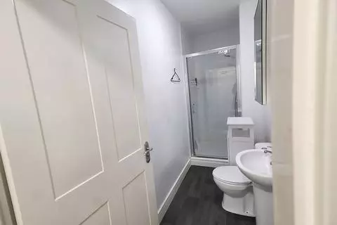 1 bedroom in a house share to rent – pohled 5