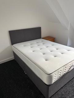 1 bedroom in a house share to rent, Room 1