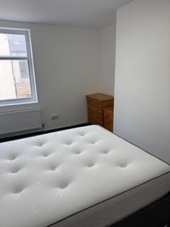 1 bedroom in a house share to rent, Room 3