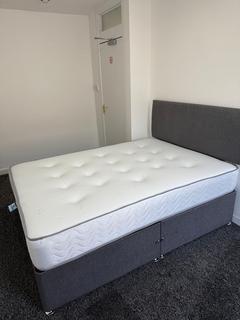 1 bedroom in a house share to rent, Room 3