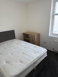 1 bedroom in a house share to rent, Room 4