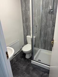 1 bedroom in a house share to rent, Room 4