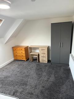 1 bedroom in a house share to rent, Room 5