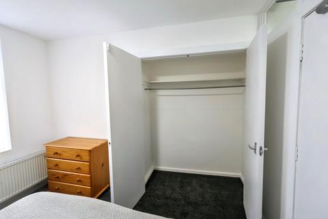 undefined, Room 5