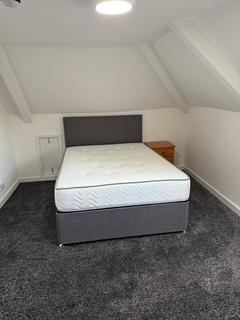1 bedroom in a house share to rent, Room 6