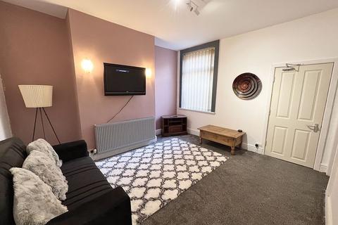 1 bedroom in a house share to rent, Room 2, Kirkman Avenue, Manchester